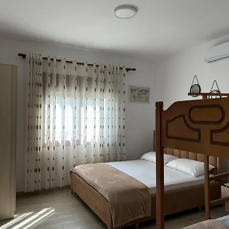 Holiday home Davide's *